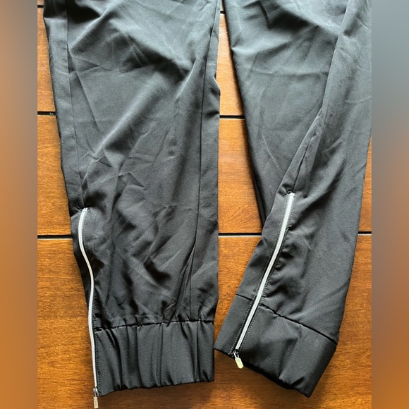 BNWT Kyodan black track pants/joggers with zipper at ankles. Size Medium. - Picture 4 of 4